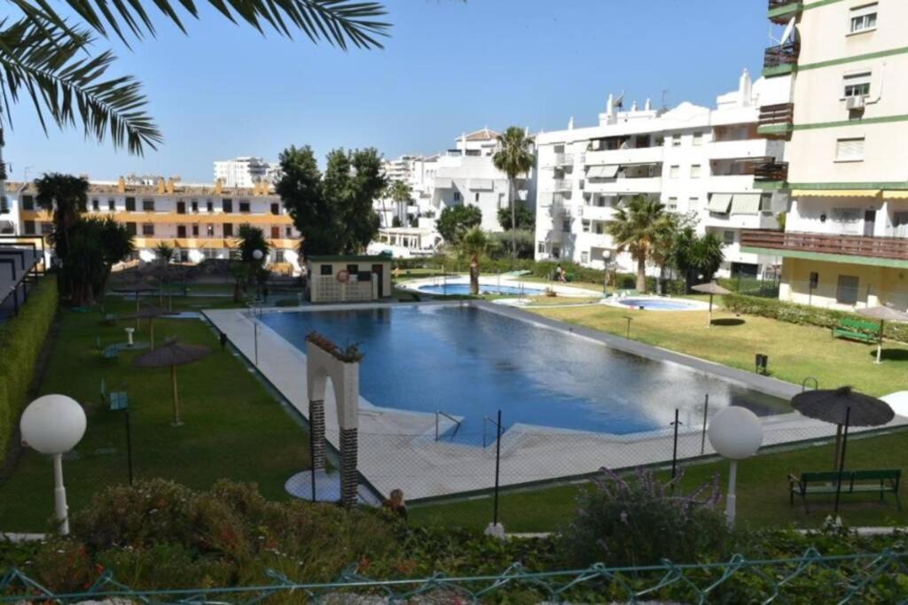 Modern Studio Near Beach. Sea, Pool And Wi-Fi เบนัลมาเดนา ภายนอก รูปภาพ